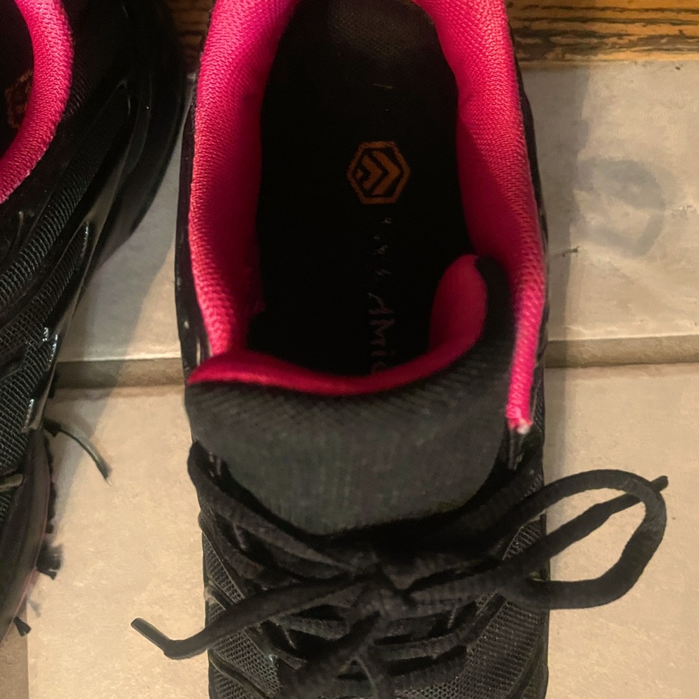 Steel toe shoes